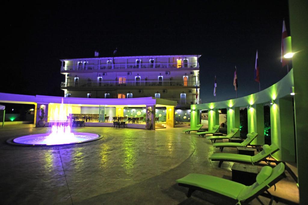 Hotel Dias Olympiaki Akti Bagian luar foto