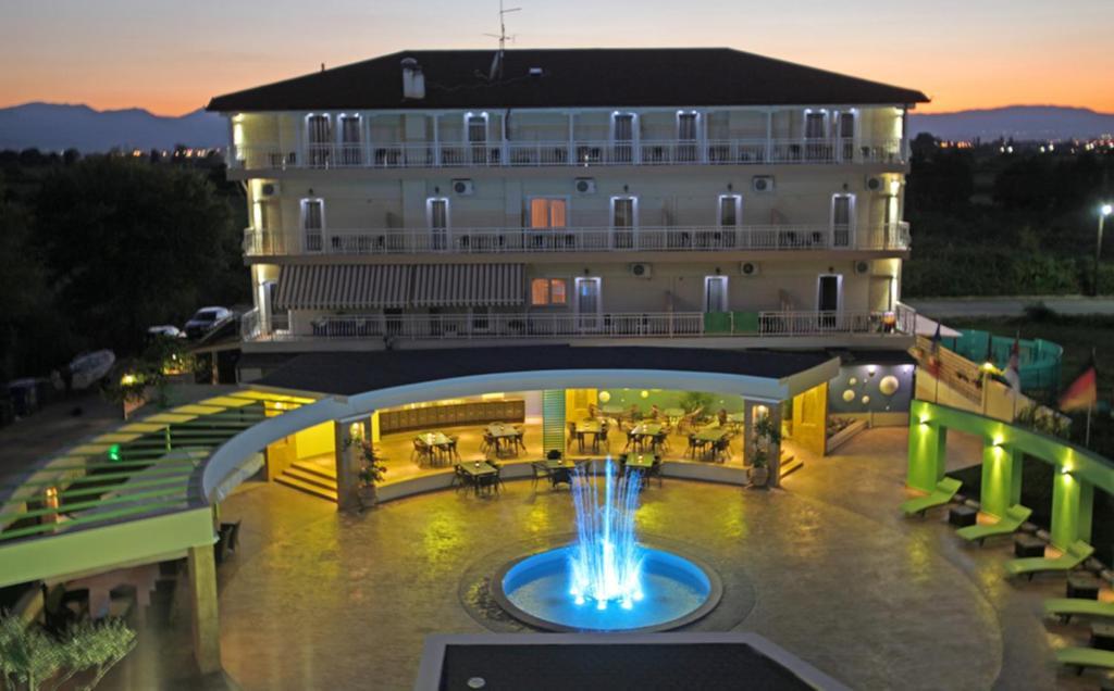 Hotel Dias Olympiaki Akti Bagian luar foto